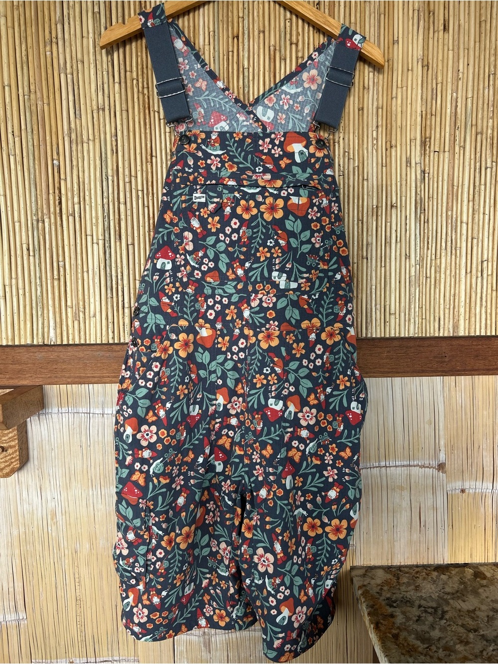 Retired Duluth Gardening Short Overalls L Gnome Mushroom Cottagecore Shortal